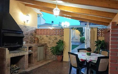Santa Oliva House | Chalet vacacional con piscina privada y barbacoa