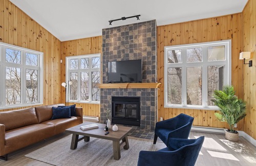 Riviere-Rouge Ski Chalet | Chalet Vert - Waterfront Retreat