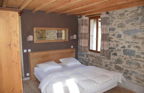 Huez-en-Oisans Ski Chalet | Chalet Victoria