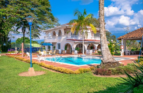 La Tebaida Ski Chalet | Chalet Villa Puebla