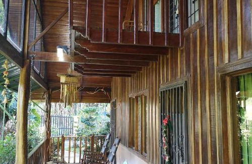 San Mateo House | Chalet Villa Vilma