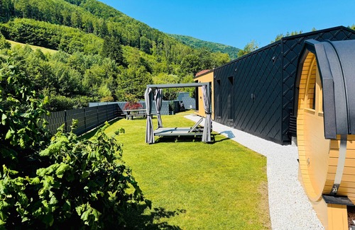 Traisen Ski Chalet | Chalet 'Voralpen Lodge' with Spa Area, Mountain View & Wi-Fi - Adults Only