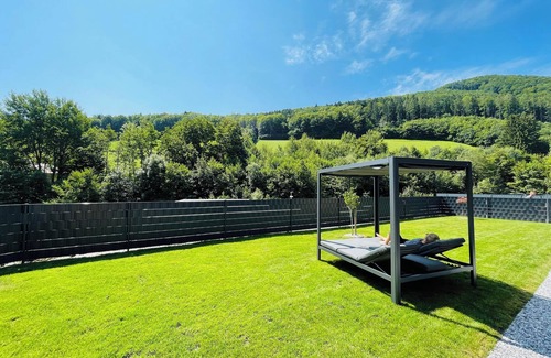Traisen Ski Chalet | Chalet 'Voralpen Lodge' with Spa Area, Mountain View & Wi-Fi - Adults Only
