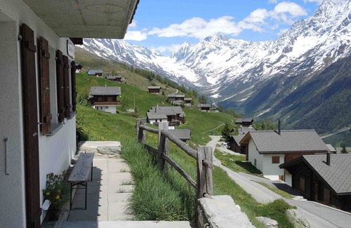 Wiler Ski Chalet | Chalet Wachsmuth - sun, snow and panoramic views