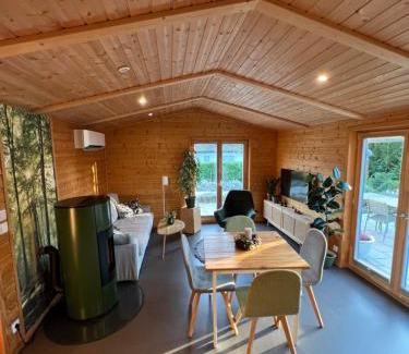Muecke House | Chalet "Waldhauszeit" am See