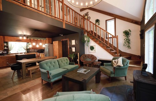 Lac-McGregor Cottage | Chalet Watson | Cozy pet-friendly cottage near Gatineau/Ottawa with Home Theatre