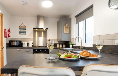 Helford Passage Ski Chalet | Chalet Wheal Prosper Hot Tub Lodge by Interhome