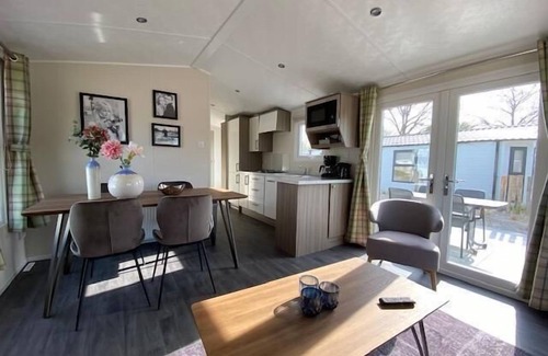 Biddinghuizen House | Chalet with 2 bedrooms and a terrace