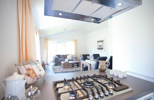 Velsen-Zuid House | Chalet with 2 bedrooms and a terrace