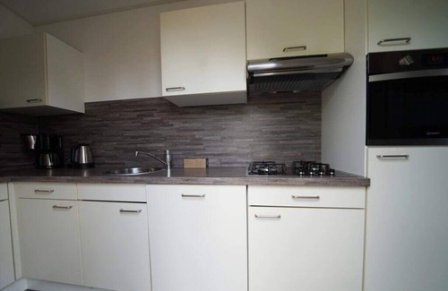 Dordtse Biesbosch Ski Chalet | Chalet with 2 bedrooms and a dishwasher