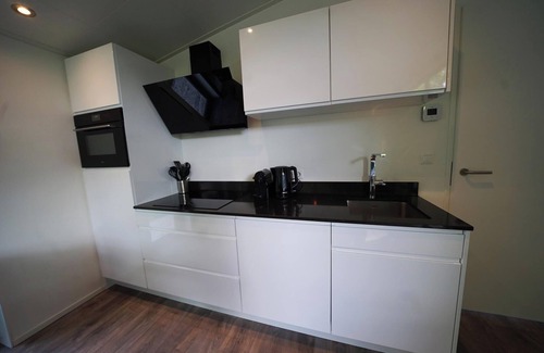 Kaatsheuvel House | Chalet with 3 bedrooms and a terrace
