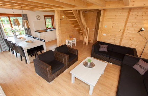 Langeberg House | Chalet with 6 bedrooms, 2 bathrooms and a sauna