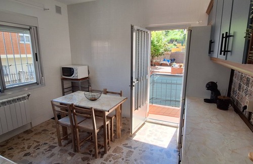 El Tiemblo Ski Chalet | Chalet with fireplace. Ideal for families and friends along with your pet.