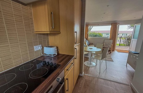 Bacton Ski Chalet | Chalet with free WiFi at Rainbows End near a lovely Norfolk beach ref 31002R