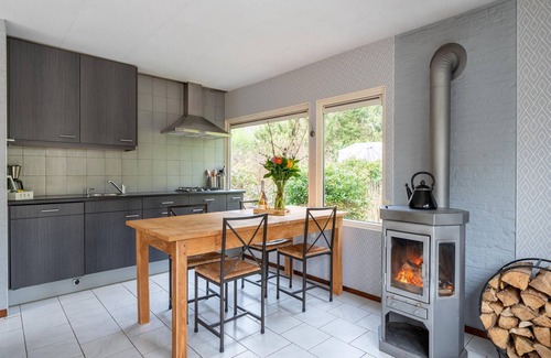 Arendonk House | Chalet with Garden and Pond