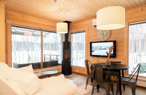 Puumala Ski Chalet | Chalet with modern comfort directly on the lake with saunas and barbecue house.