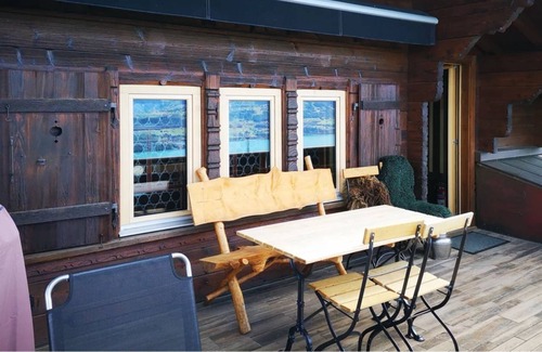 Aeschlen ob Gunten Ski Chalet | Chalet with panoramic views of the mountains of the Oberland and Lake Thun