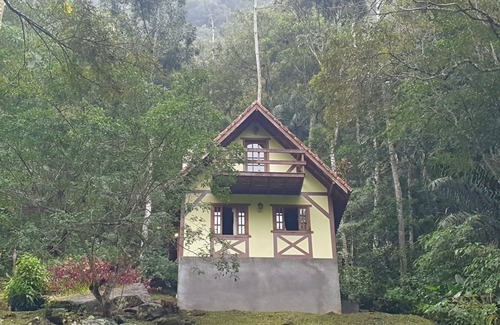Nova Friburgo Ski Chalet | Chalet with private waterfalls