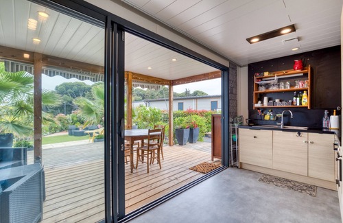 Pomerols House | Chalet with Shared Indoor Pool, Terrace and Air Conditioning - Pomérols