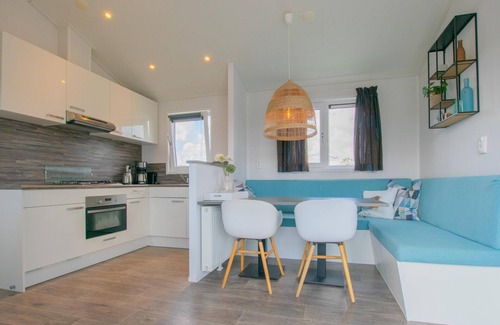 Municipality of Stichtse Vecht Ski Chalet | Chalet with swimming ladder on Loosdrecht lakes