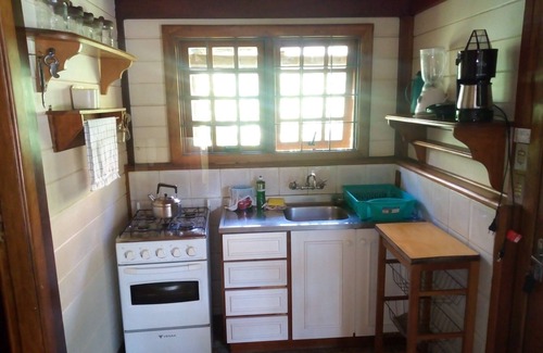 Vila Suica House | CHALET WITH SWIMMING POOL IN LAWN, CENTRAL AREA 3 BEDROOM, FIREPLACE, HEATING.
