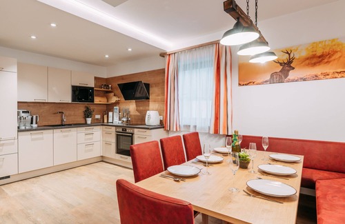 Donnersbachwald Ski Chalet | Chalet with terrace, sauna and outdoor spa