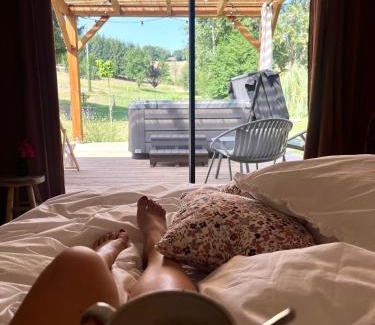 Chataigneraie Cantalienne Bed & Breakfast | Chalet Zénaé