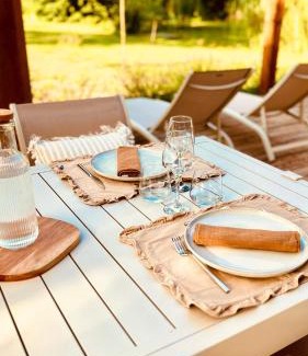 Chataigneraie Cantalienne Bed & Breakfast | Chalet Zénaé