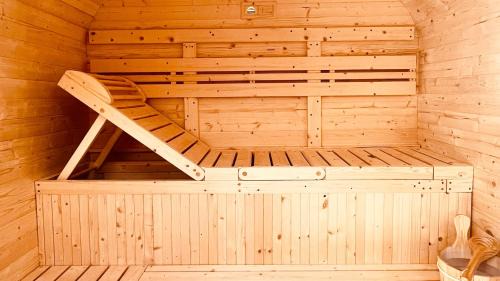 Chataigneraie Cantalienne Bed & Breakfast | Chalet Zénaé