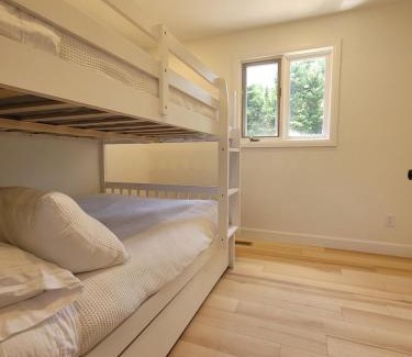 Saint-Alphonse-Rodriguez House | Chalet Zénitude Lac Bastien