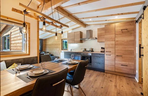 Distelberg Ski Chalet | Chalet zum Hirsch at Aufenfeld Campsite with Mountain View