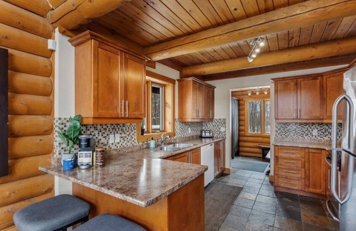 Labelle Ski Chalet | Chalet Zurri – Private Spa, Lake & Mountain Zen