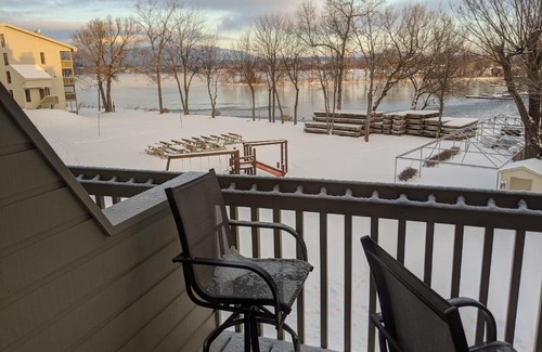 Magog Apartment | ChaletEstriecom - O'Berge du Village D203