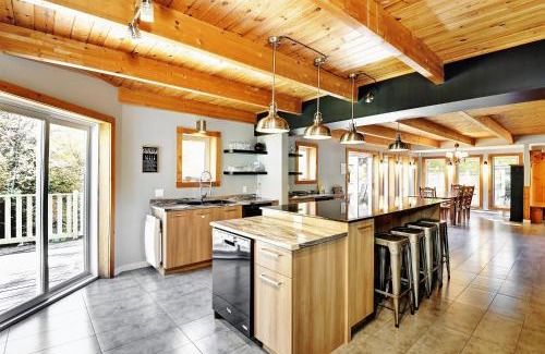 Stoneham Ski Chalet | Chalets Alpins - 11 Chemin des Skieurs