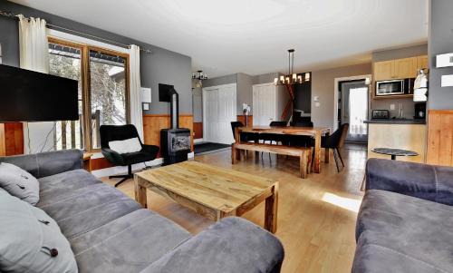 Stoneham Ski Chalet | Chalets Alpins - 15 Chemin Alpin