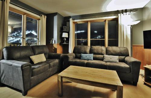 Stoneham Ski Chalet | Chalets Alpins - 15 Chemin Alpin