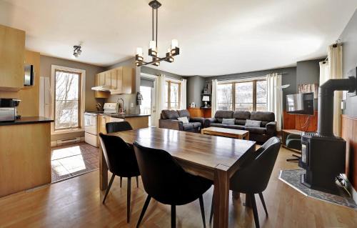 Stoneham Ski Chalet | Chalets Alpins - 15 Chemin Alpin