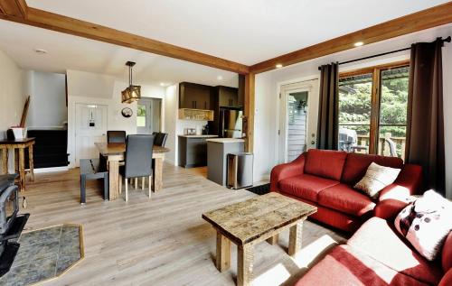 Stoneham Ski Chalet | Chalets Alpins - 17 Chemin Alpin
