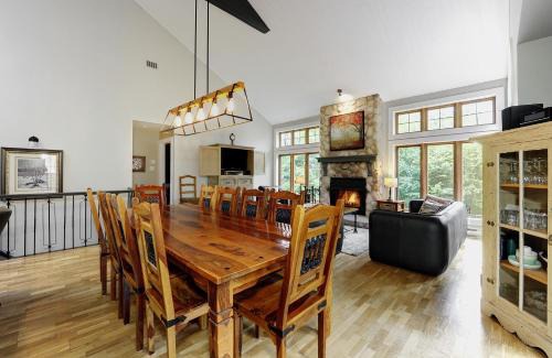 Stoneham Ski Chalet | Chalets Alpins - 22 Chemin des Skieurs