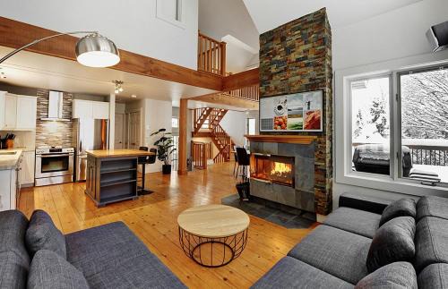 Stoneham Ski Chalet | Chalets Alpins - 38 Chemin des Skieurs