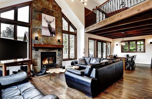 Stoneham Ski Chalet | Chalets Alpins - 44 Chemin des Skieurs (Unité A)