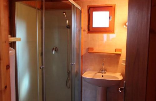 Mesples House | Chalets indépendants avec jardin, jeux pour enfants et terrasse proche de Montluçon - FR-1-489-401