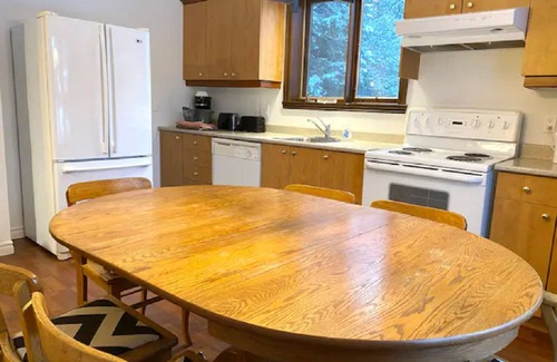 Saint Ferreol les Neiges Hotel | Chalets Montmorency Mont-Sainte-Anne