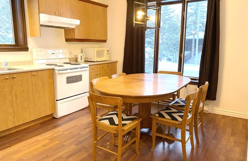 Saint Ferreol les Neiges Hotel | Chalets Montmorency Mont-Sainte-Anne