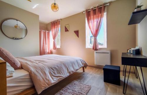 Castillon-la-Bataille Apartment | Chaleureux appartement à deux pas du centre-ville de Castillon, de la Dordogne et proche Saint-Emilion