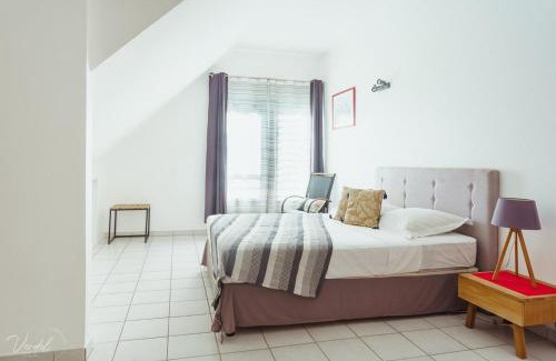 Dampierre Apartment | Chaleureux et spacieux duplex proche de la plage