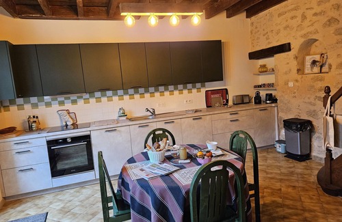 Mauriac House | Chaleureux, Intimiste, Proche de ST Emilion, 6 à 8 Personnes, Équipement Bébé,