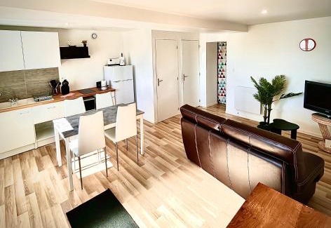 Cuissai Apartment | Chaleureux T2 meublé 5mn Alençon
