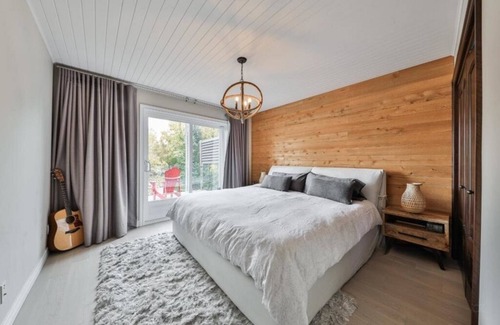 Saint Donat Ski Chalet | Chalex de Luxe Situé sur un Lac, Près des Pistes de ski