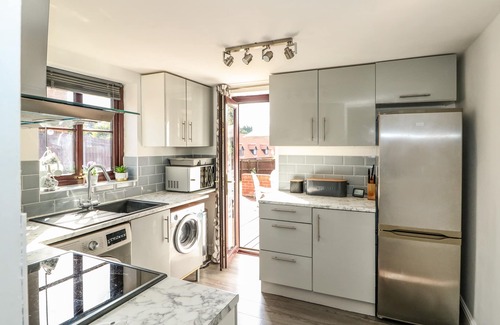 Methwold Cottage | CHALK COTTAGE, pet friendly, character holiday cottage in Feltwell
